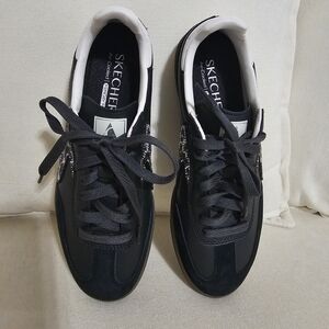 Skechers Men's Black and White Sneakers